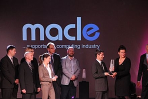 unternehmerpreis-2011-presiuebergabe-macle